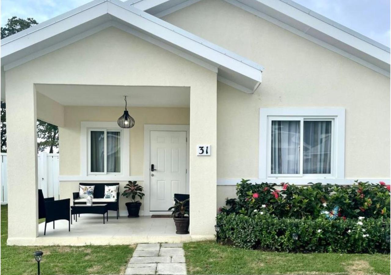 Seashore Vacation Home, Oceanpointe, Lucea, Jamaica Екстериор снимка