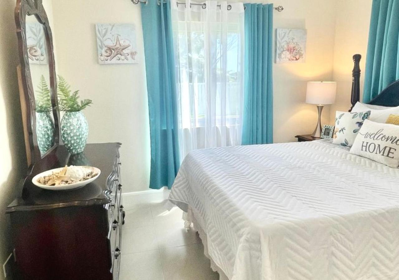 Seashore Vacation Home, Oceanpointe, Lucea, Jamaica Екстериор снимка