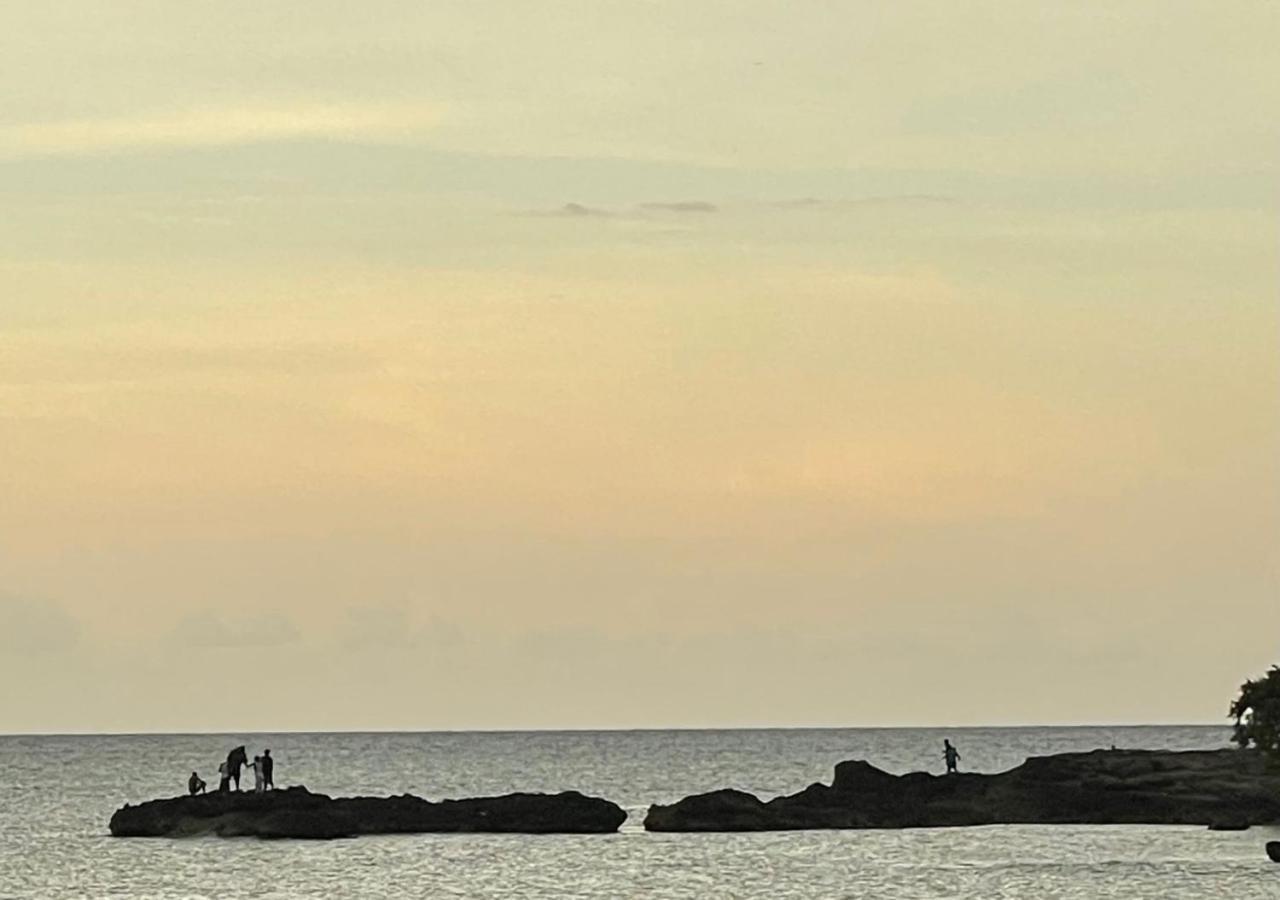 Seashore Vacation Home, Oceanpointe, Lucea, Jamaica Екстериор снимка